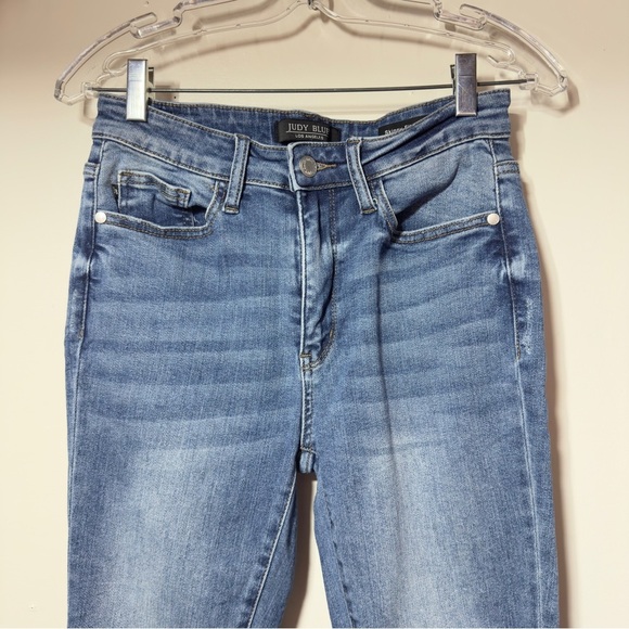 Judy Blue Skinny Fit Capri Medium Washed Denim Women Size 27 - Picture 2 of 9